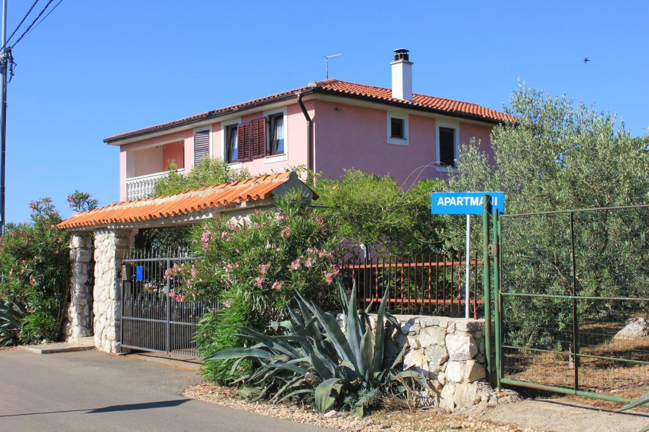 Apartments With A Parking Space Punta Kriza, Cres - 383 Exterior photo